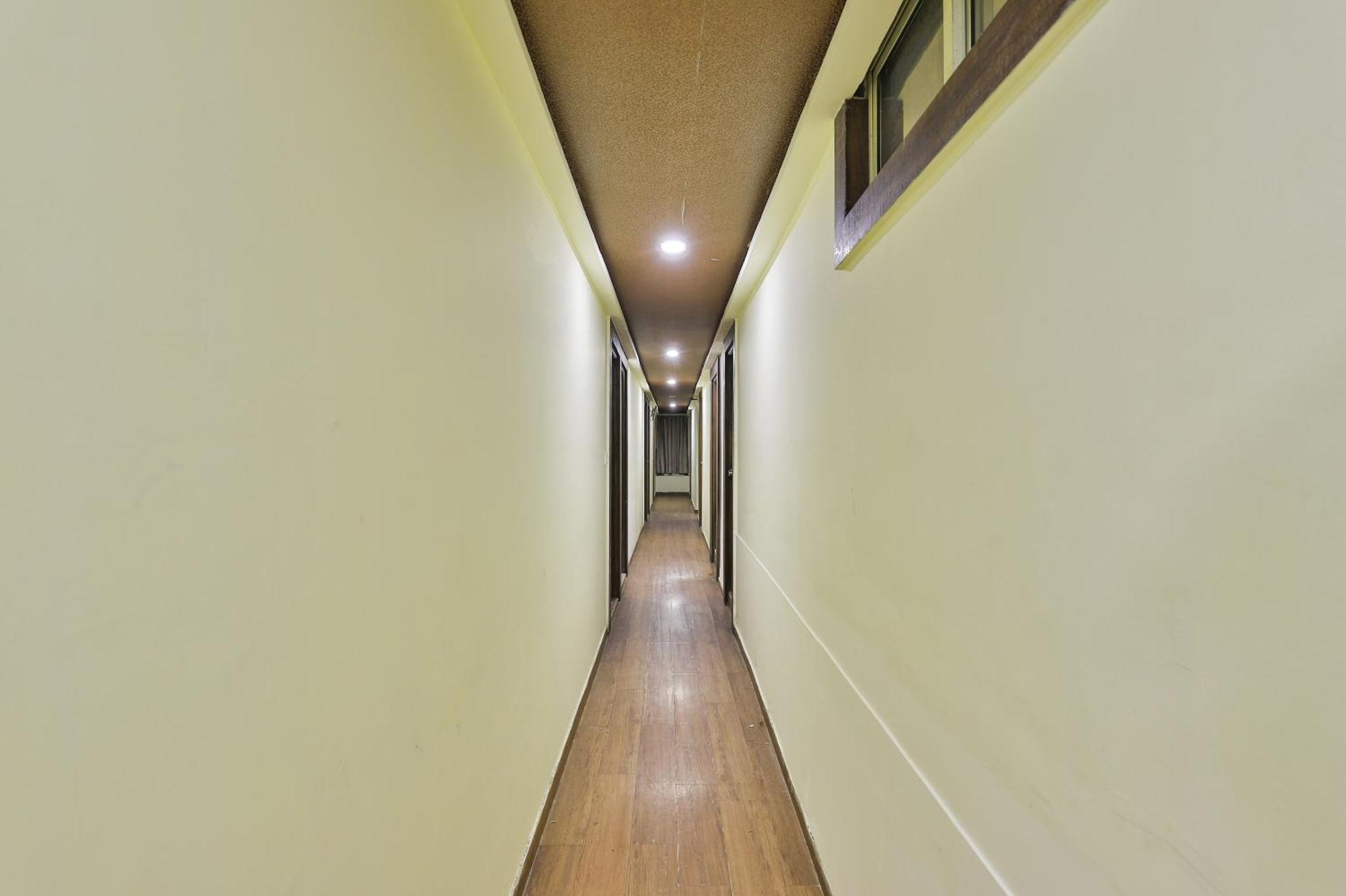 Hotel O Sri Balaji Residency Ahmadabad Zewnętrze zdjęcie