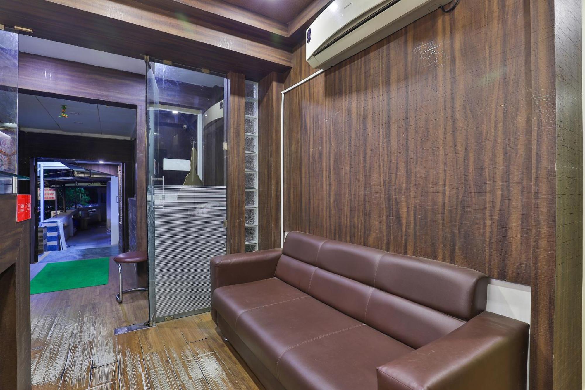 Hotel O Sri Balaji Residency Ahmadabad Zewnętrze zdjęcie